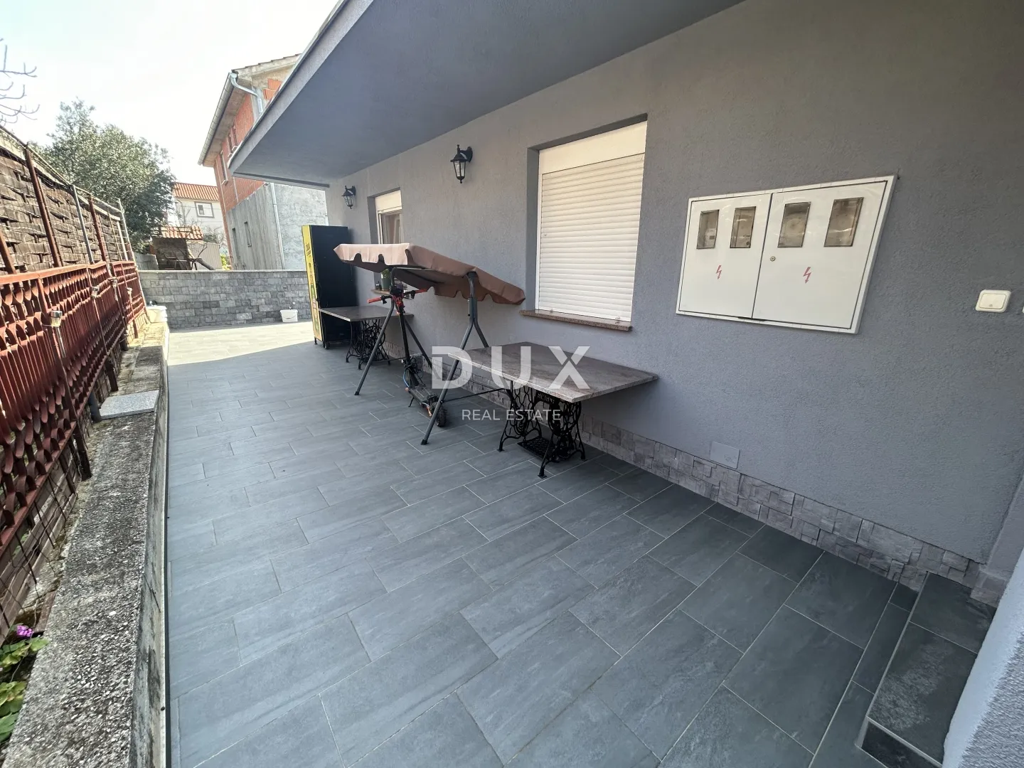 šibenik, vodice – 3 sj + mogućnost 6, parcela 920 m² - slika 6