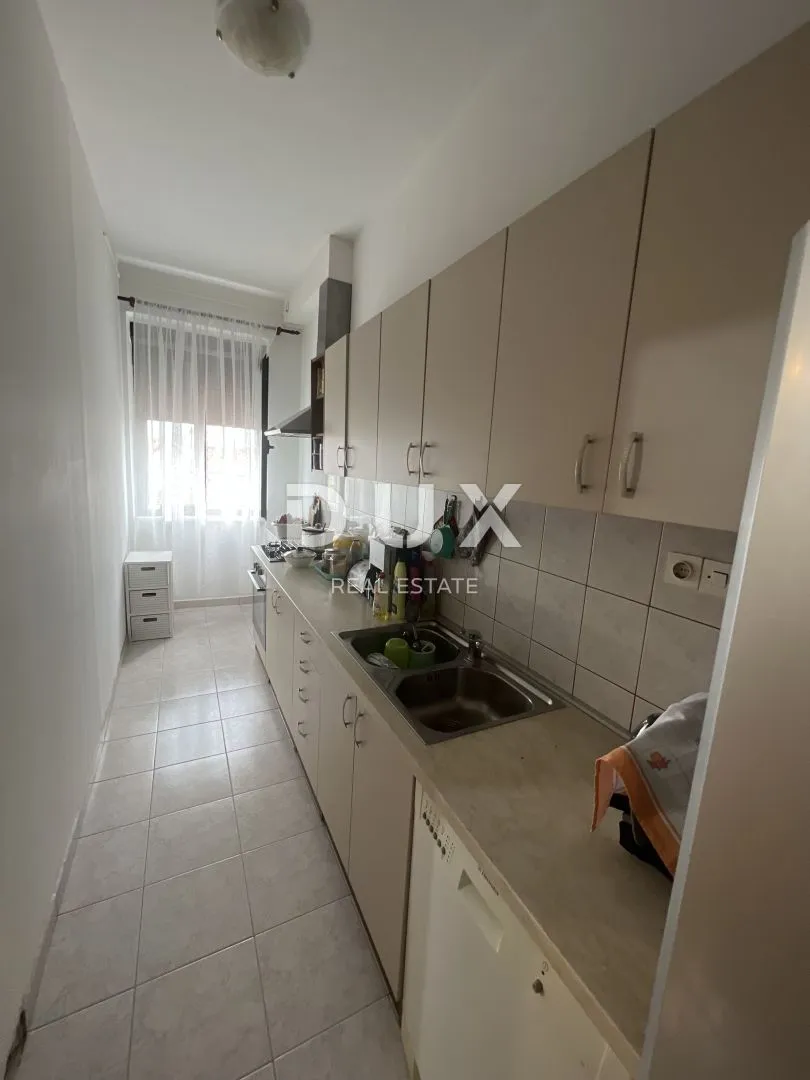 grad kastav - lijepa etaža zgrade u centru grada kastva - slika 13