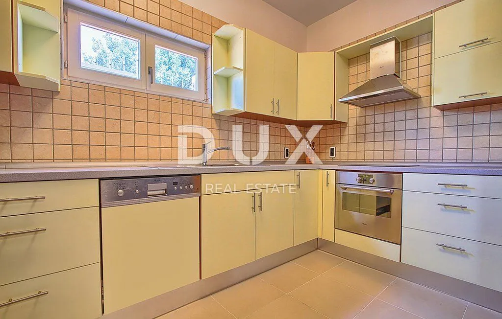 istra, poreč - prestižna vila na rijetko dostupnoj lokaciji! - slika 26