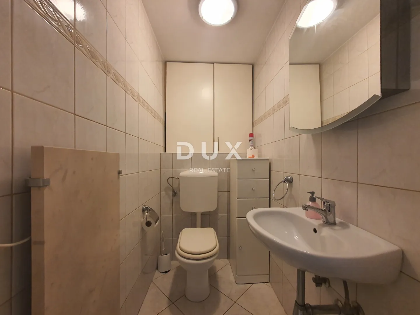 opatija, centar – dugoročni najam s pogledom na more, parking, centar opatije - slika 12