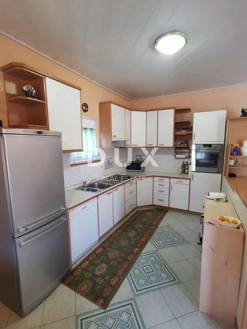 malinska (okolica) - samostojeća kuća sa dva stana + podrum - slika 16