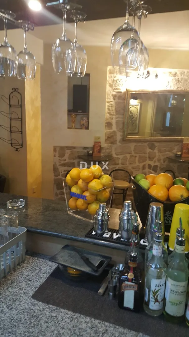istra,rovinj - predivan uhodani caffe bar u srcu rovinja - slika 21