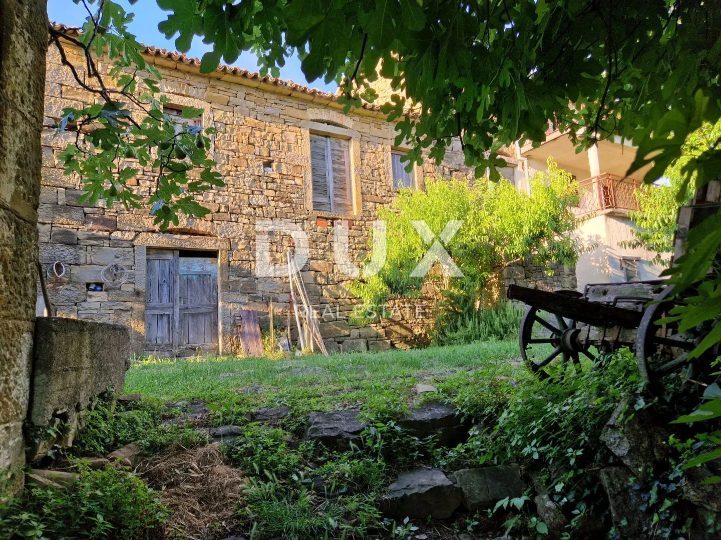 ISTRA, LIVADE (OKOLICA) - Kamene starine s panoramskim pogledom - Livade, Oprtalj