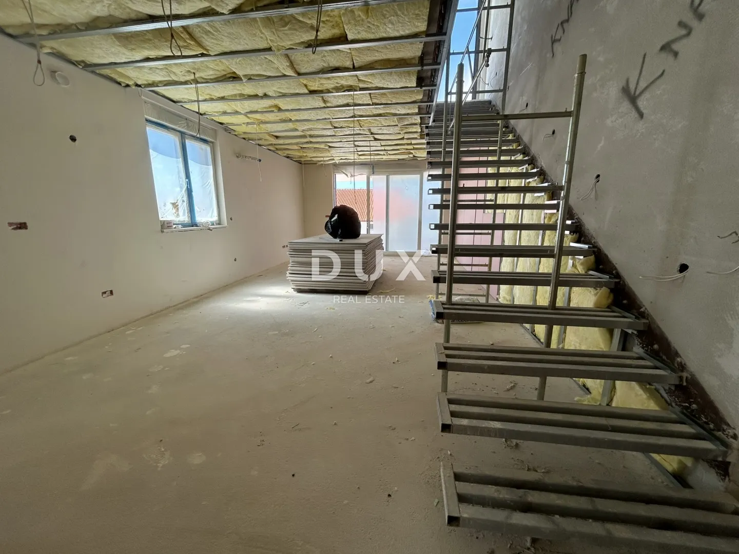 vodice, srima – penthouse s krovnom terasom, pogledom na more i liftom - slika 4