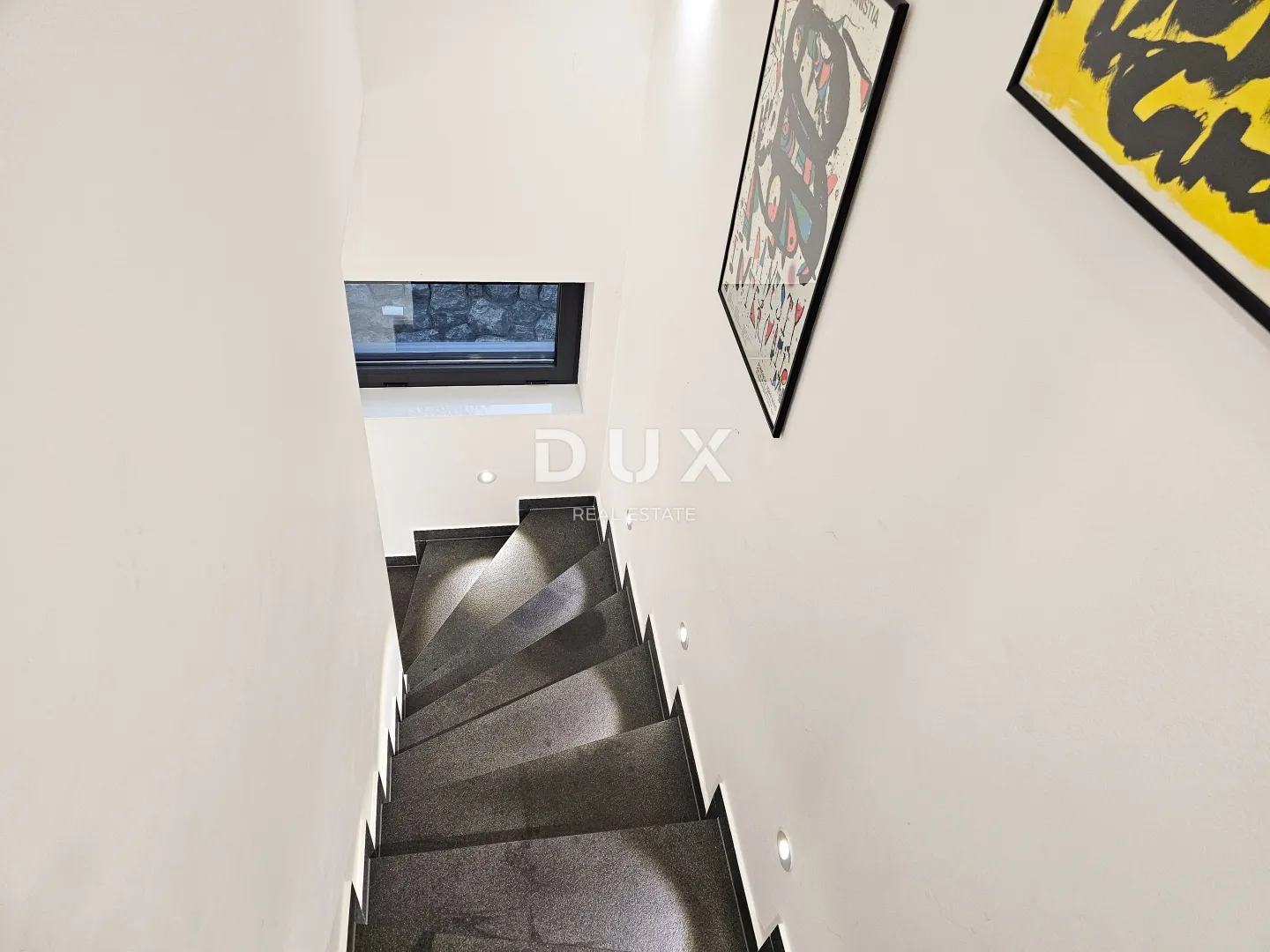 otok krk, grad krk, dvoetažni stan, 112,30 m2, bazen, najam - slika 12