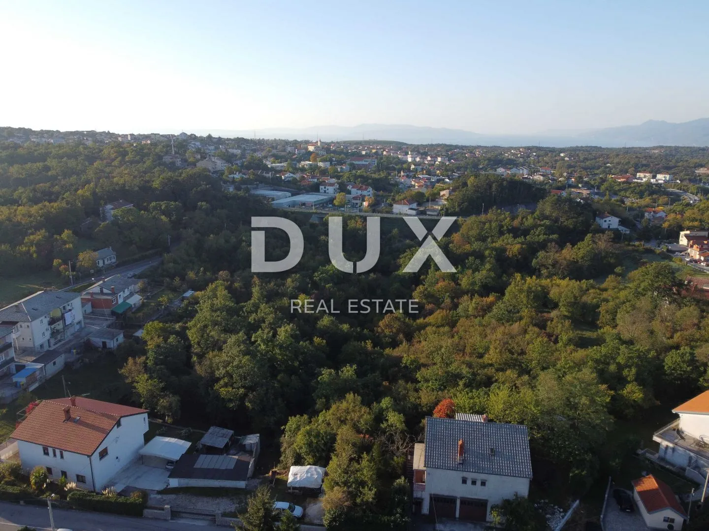 viškovo- građevinsko zemljište 810m2 za poslovno- stambenu ili stambenu zgradu- stanove/ obiteljsku kuću - slika 3