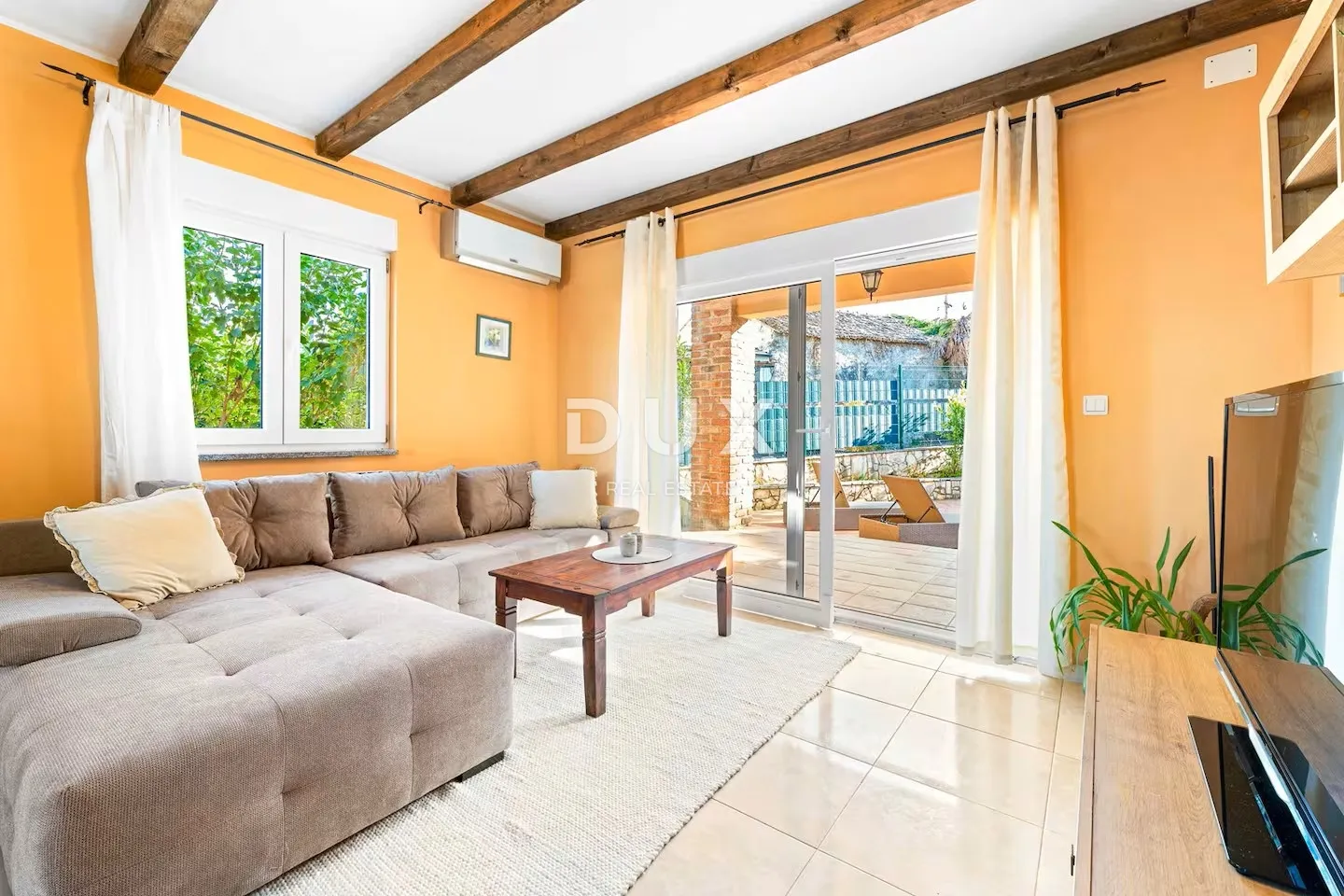 poreč, funtana - mediteranski dom s rustikalnim detaljima, 238m2 - slika 5