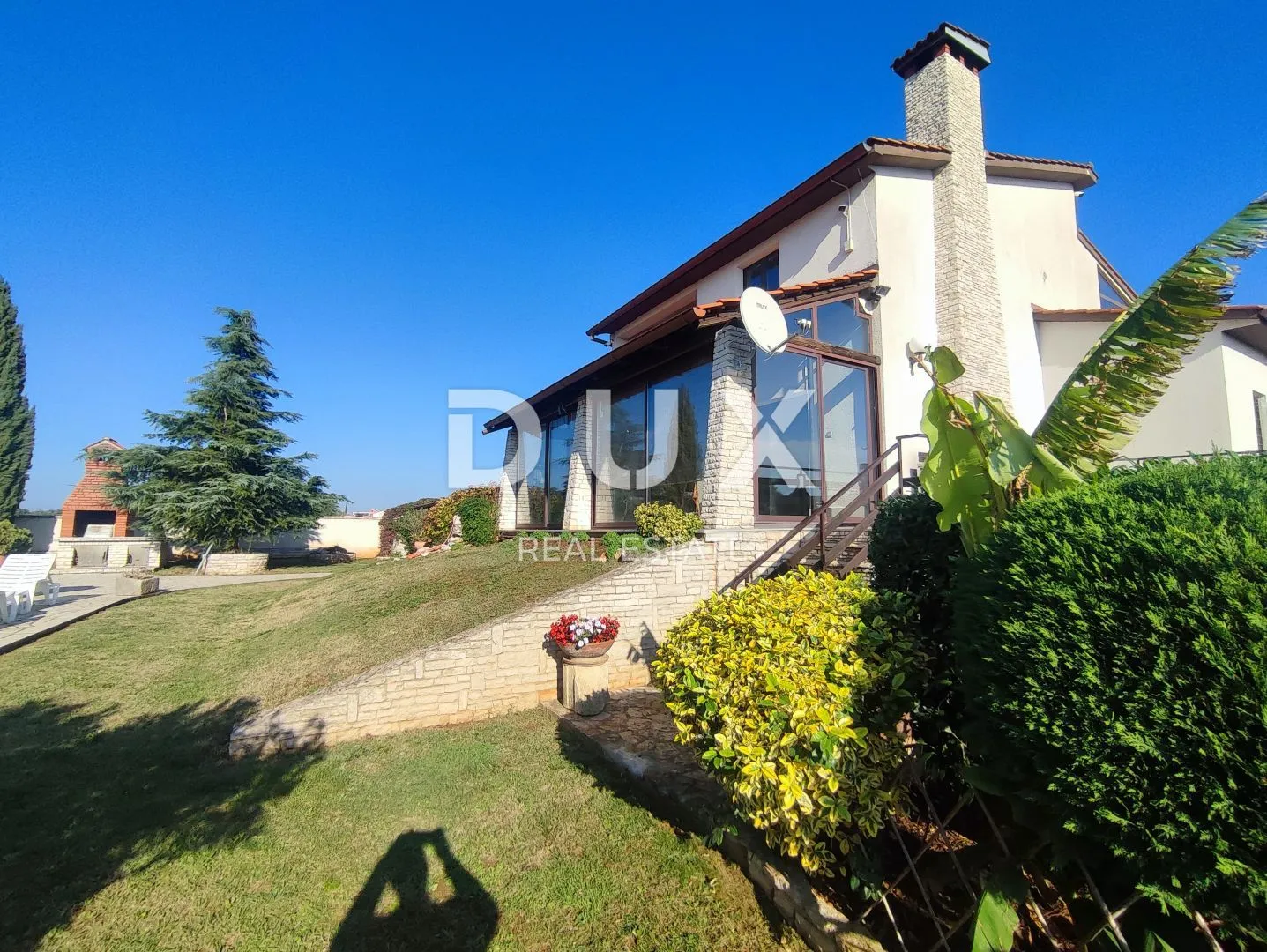 istra, pula, veli vrh - impozantna obiteljska vila nadomak grada - slika 2