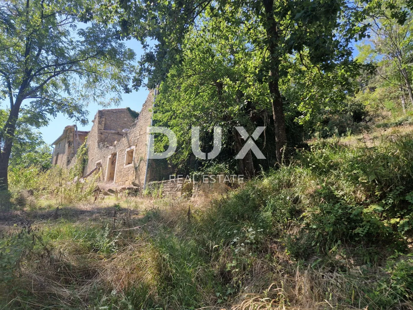 istra, oprtalj - kamena starina s panoramskim pogledom na zelenilo - slika 5