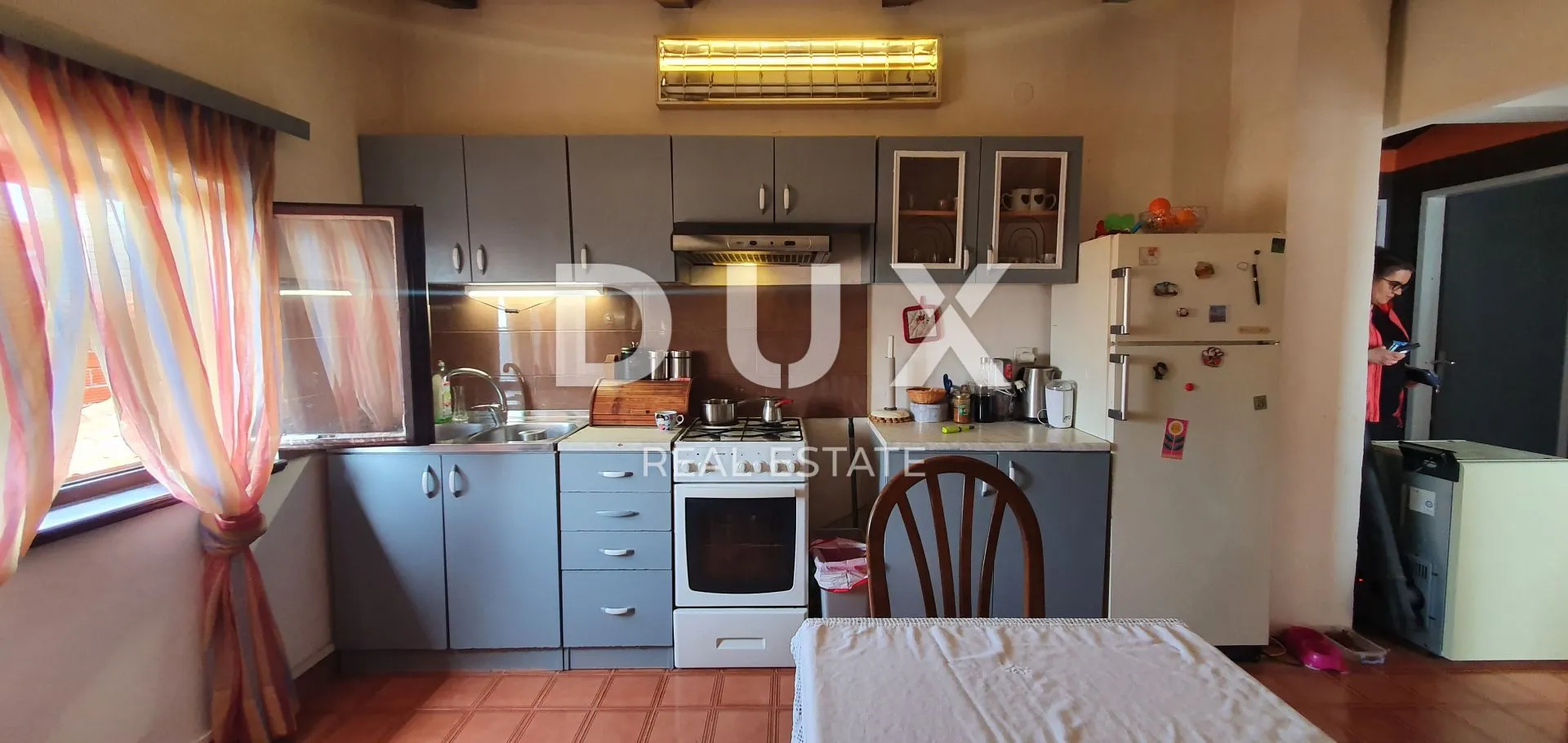 ISTRA, ROVINJ - Dva stana s velikim vrtom i garažom 600m do mora