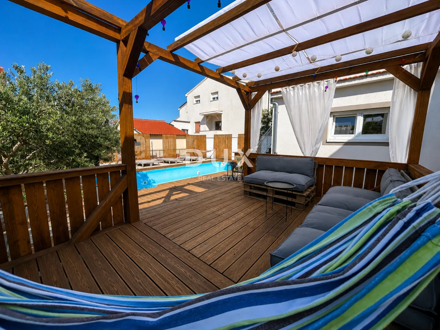 dalmacija, vodice – privatni mini resort s 4 apartmana i bazenom, 300 m od centra - slika 5