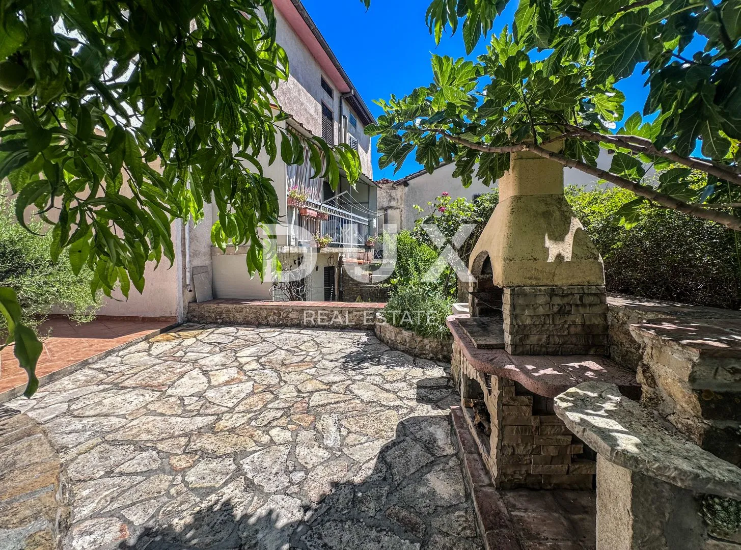 istra, motovon - kuća u centru motovuna s predivnim pogledom - slika 9