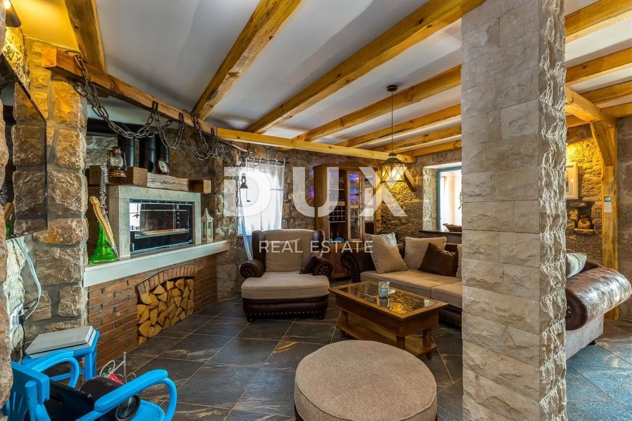 jablanac - kuća 260m2 sa bazenom i pogledom na more - slika 12
