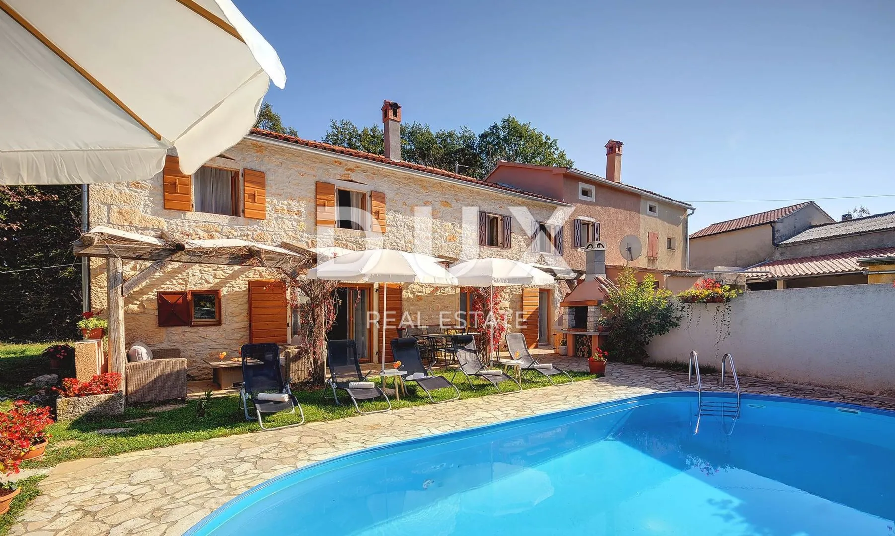 istra, gračišće- prekrasna kamena kuća s bazenom - slika 14