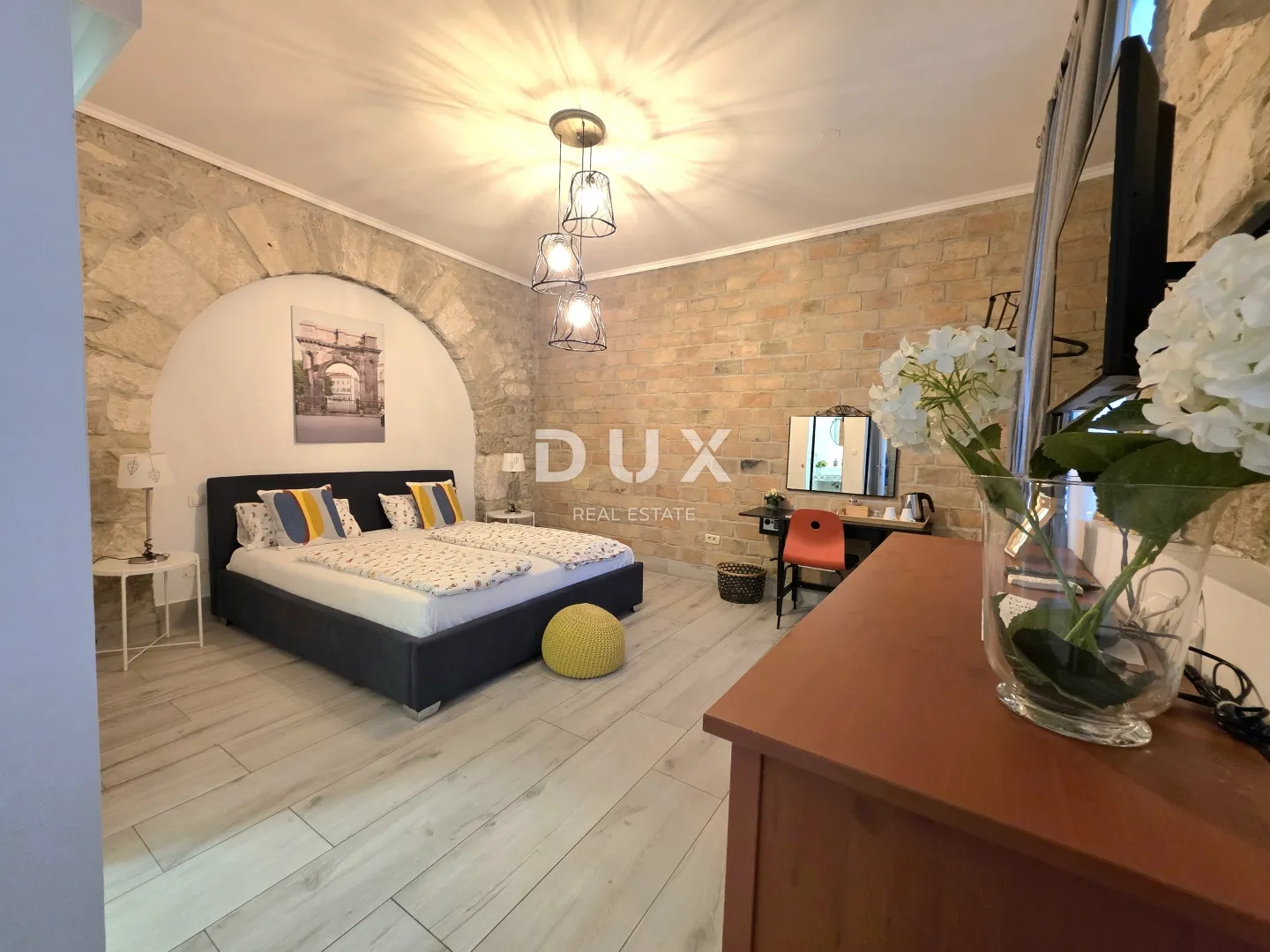 istra, pula, centar - 2ss+db uređen stan na atraktivnoj lokaciji u centru grada - slika 17