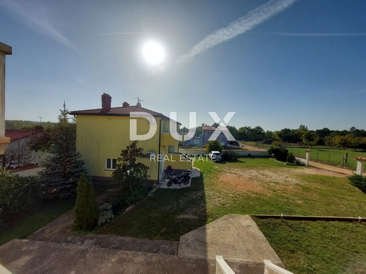 istra, umag - poslovni objekt sa stanom - slika 38