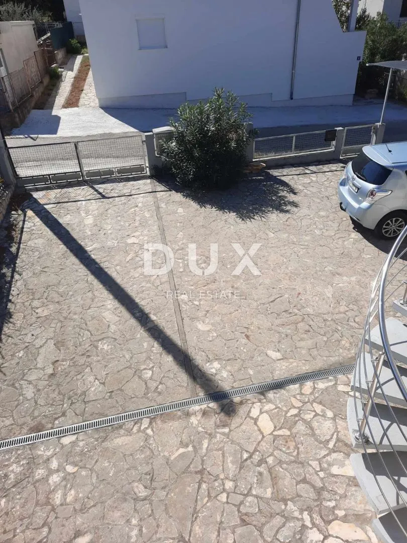 zadar, gornji karin - katnica s tri apartmana u blizini mora - slika 21