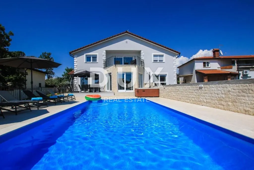 istra, kaštelir - luksuzna vila s bazenom - slika 1