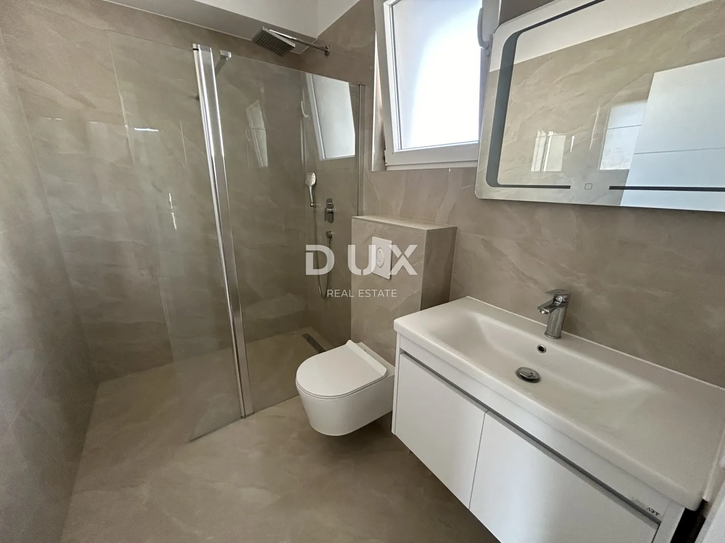 šibenik, vodice – duplex s bazenom i trajnim, otvorenim pogledom - slika 21