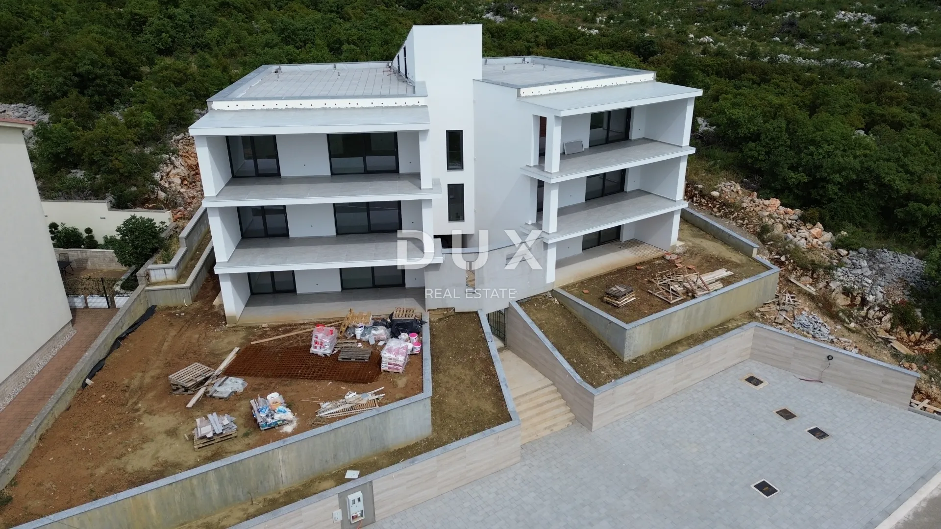 klenovica - luksuzni penthouse s krovnom terasom, 100m od mora - slika 5
