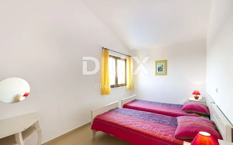 istra, barban - vila s bazenom i ljetnom kuhinjom - slika 39