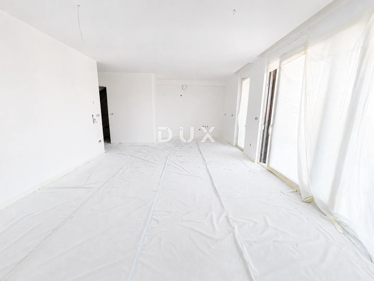 vodice, srima – penthouse s liftom, krovna terasa 109 m², 70m od plaže - slika 25
