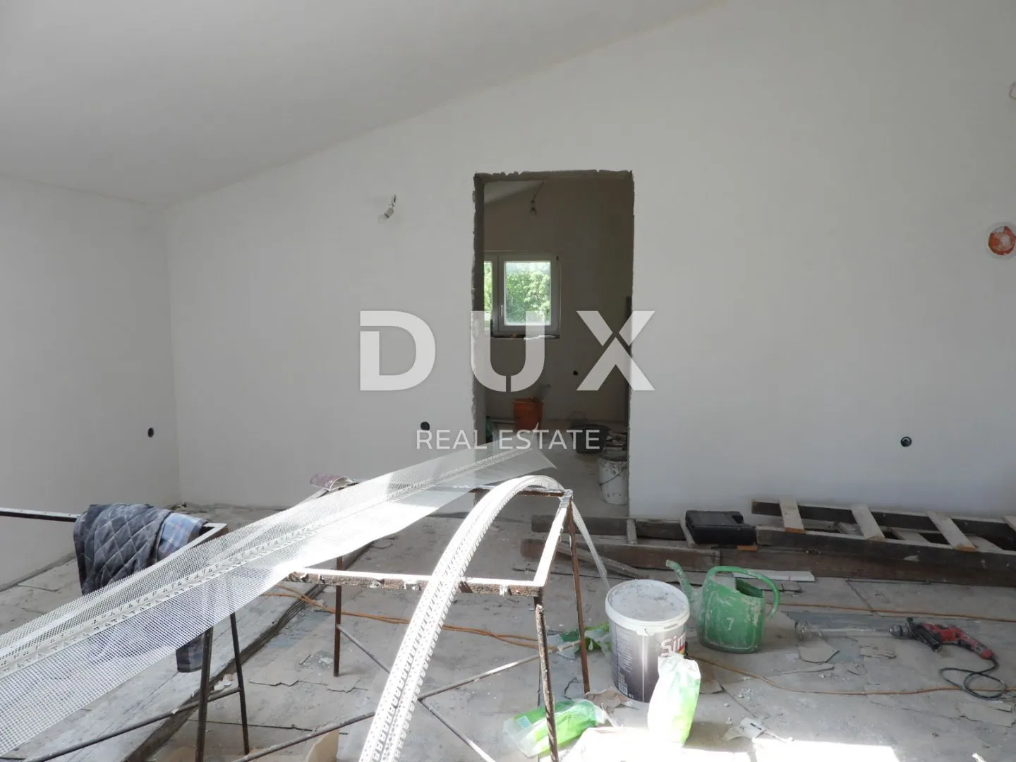 opatija, matulji- kuća s 4 stana 550m2 + okoliš 3740m2 - slika 18