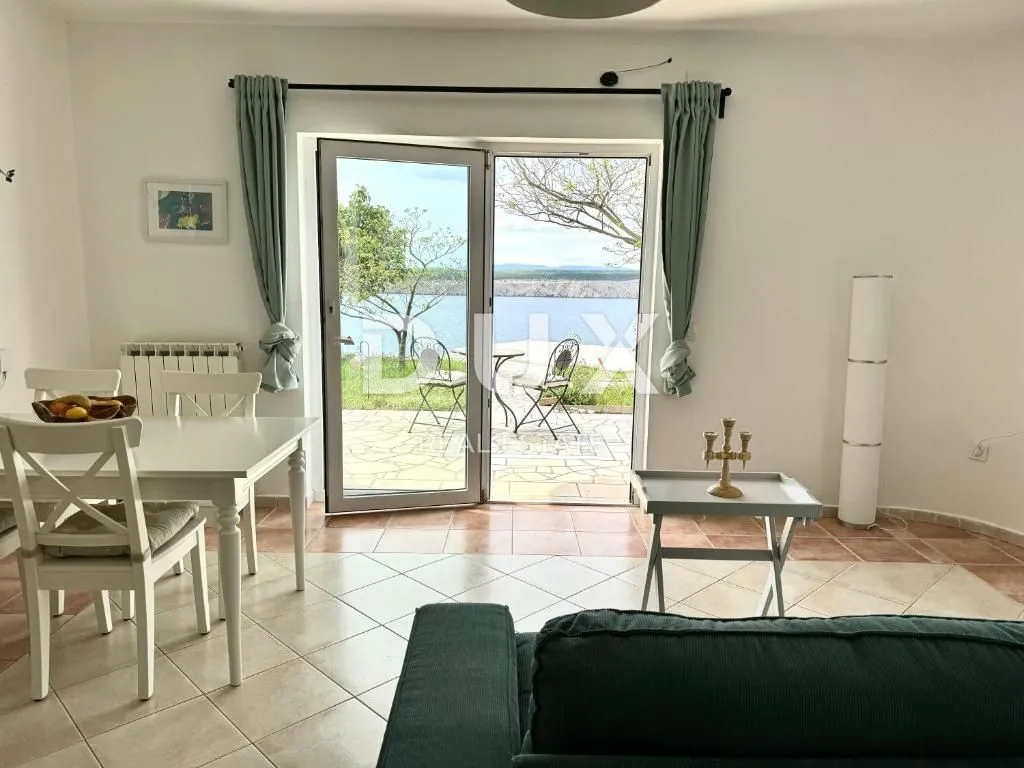 crikvenica, jadranovo -prostrani stan u prizemlju, 80 m od mora - slika 3