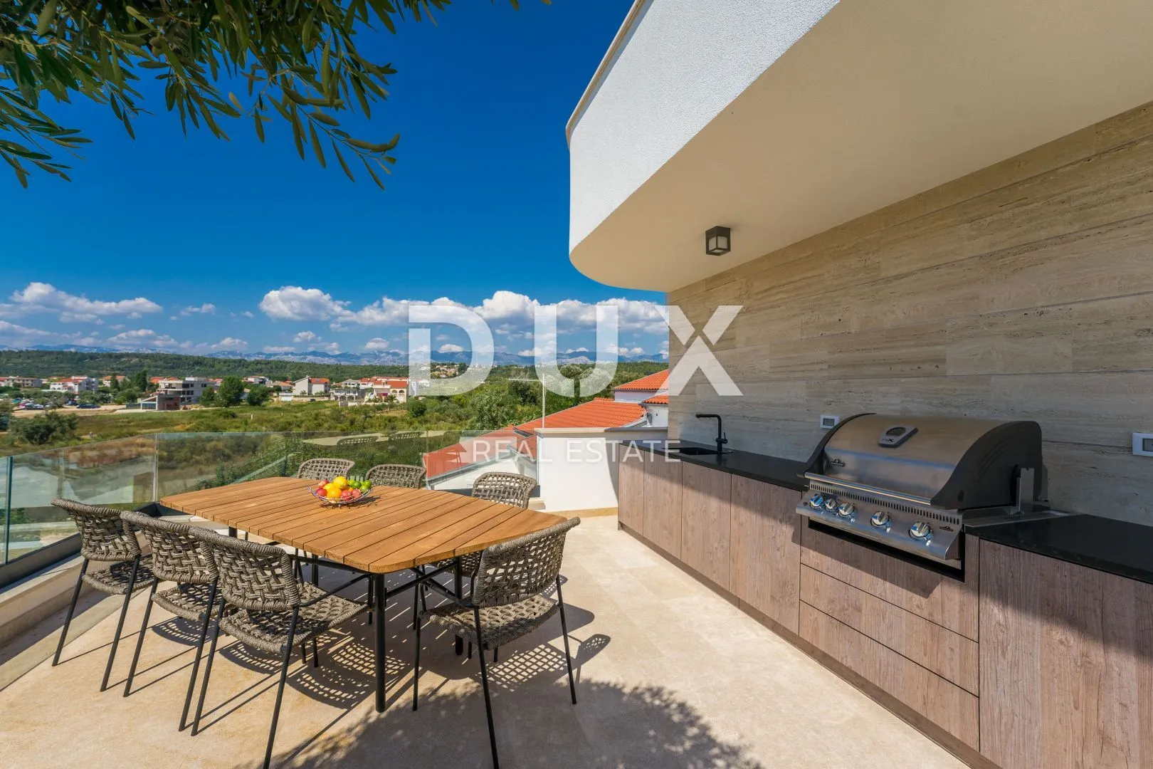 zadar, ljubač - luksuzna vila 1. red do mora - slika 11