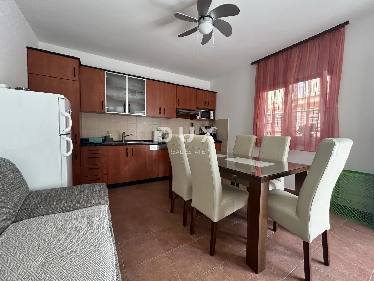 šibenik, vodice – 3 sj + mogućnost 6, parcela 920 m² - slika 13