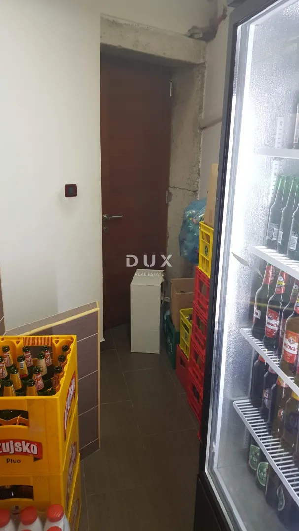 istra,rovinj - predivan uhodani caffe bar u srcu rovinja - slika 49