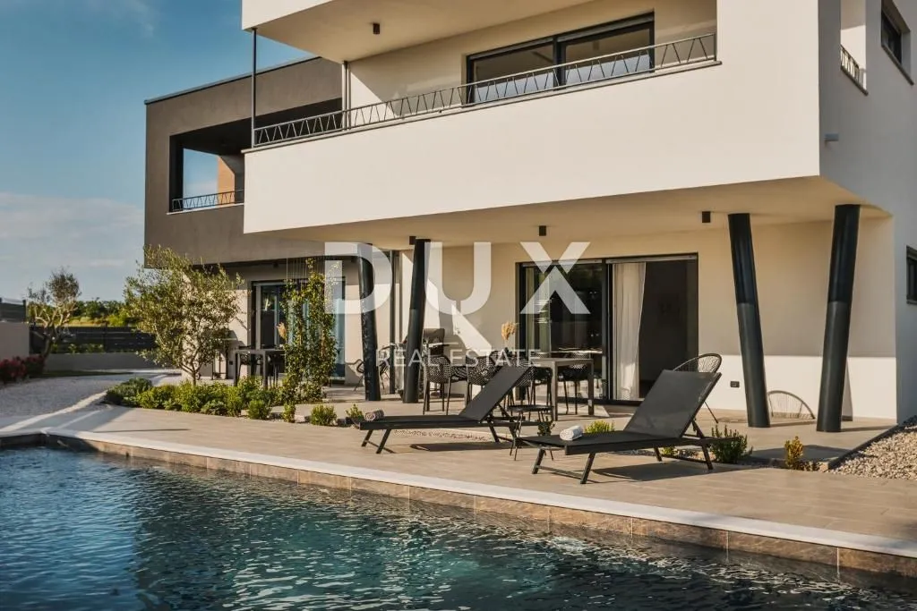 istra, umag (okolica) - moderna vila s tri stana - slika 3