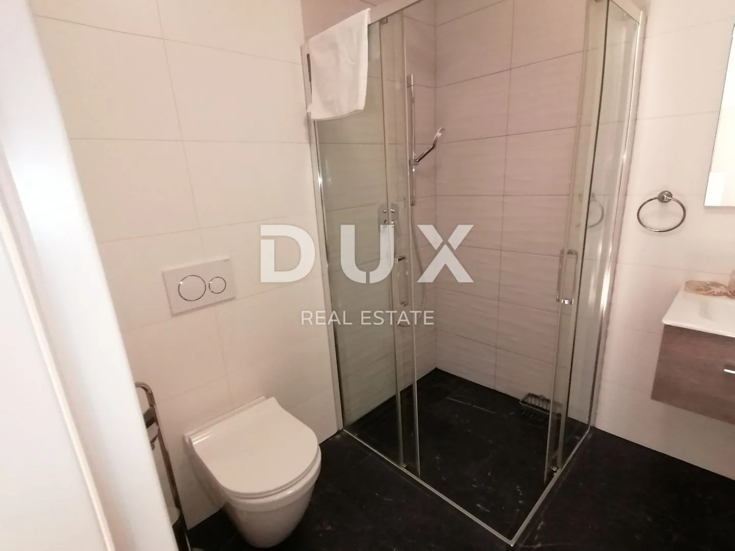 istra, pula - luksuzni stan od 200 m2 prvi red do mora! - slika 32