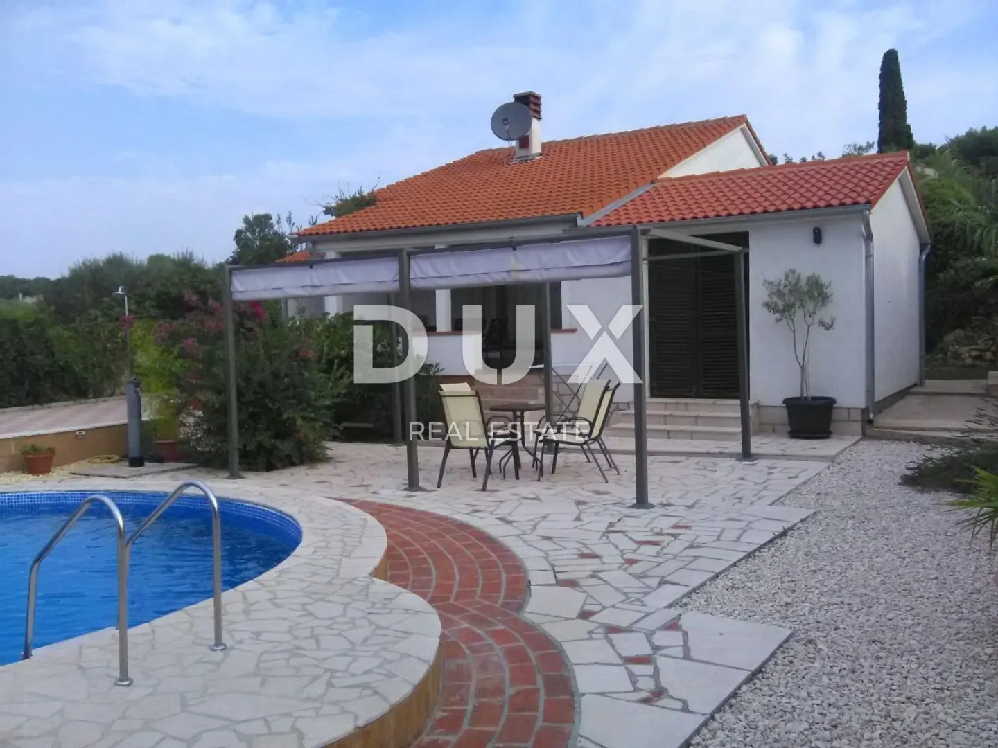 ISTRA, PULA - Obiteljka kuća na mirnoj lokaciji Pule