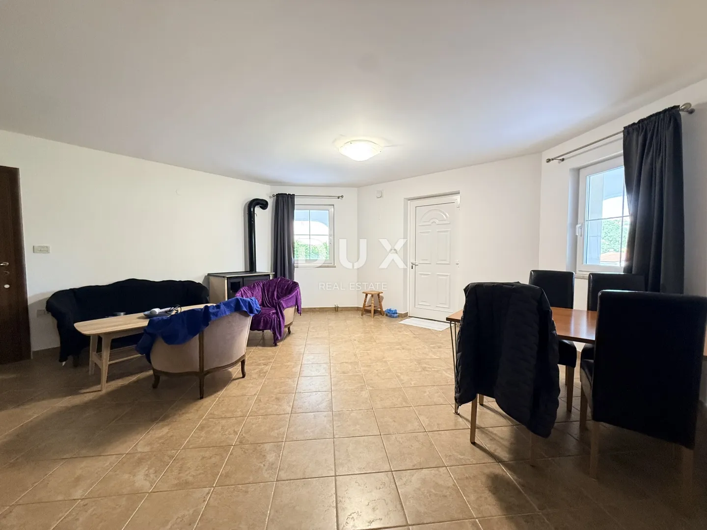 kastav, brnčići – luksuzna villa američkog stila na privatnoj parceli od 2000m2 - slika 21