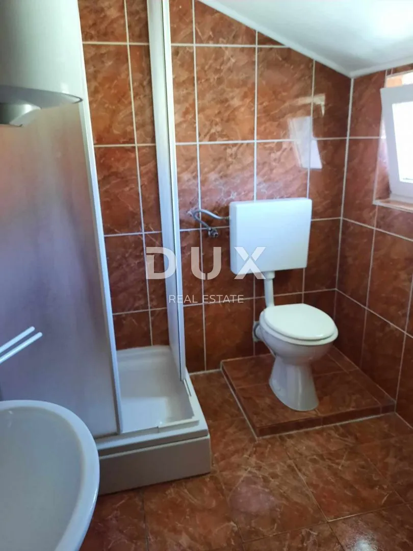 zadar, gornji karin - katnica s tri apartmana u blizini mora - slika 9