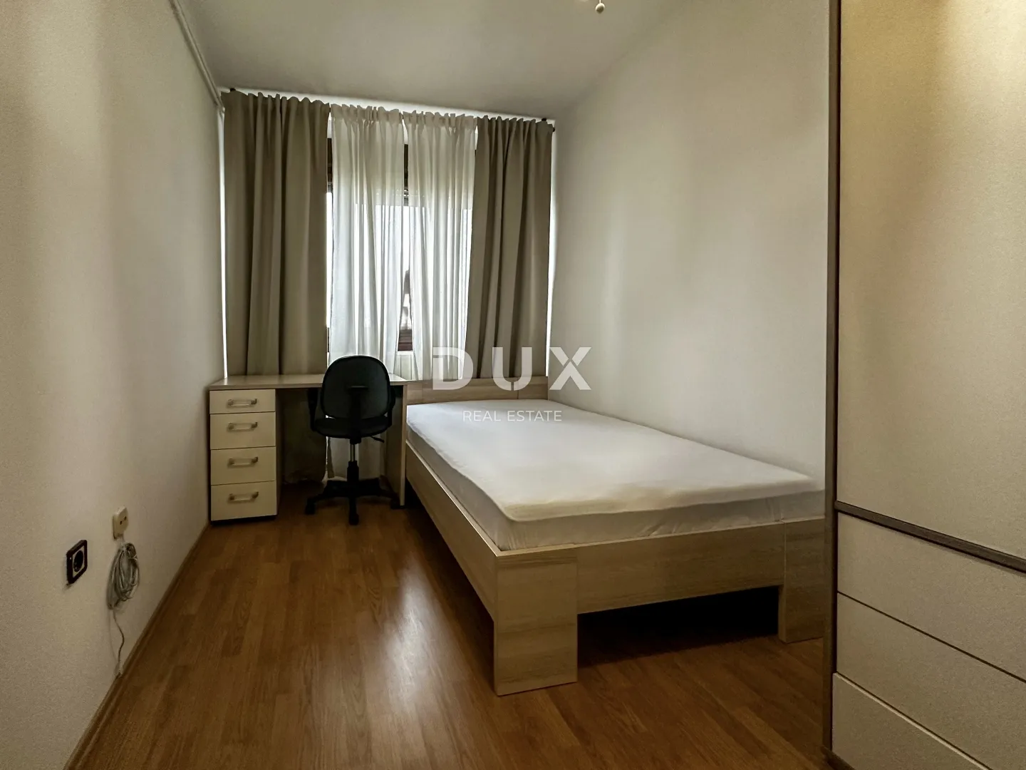 rijeka, podmurvice - uređeni 4skl stan s lođom i pogledom - slika 9