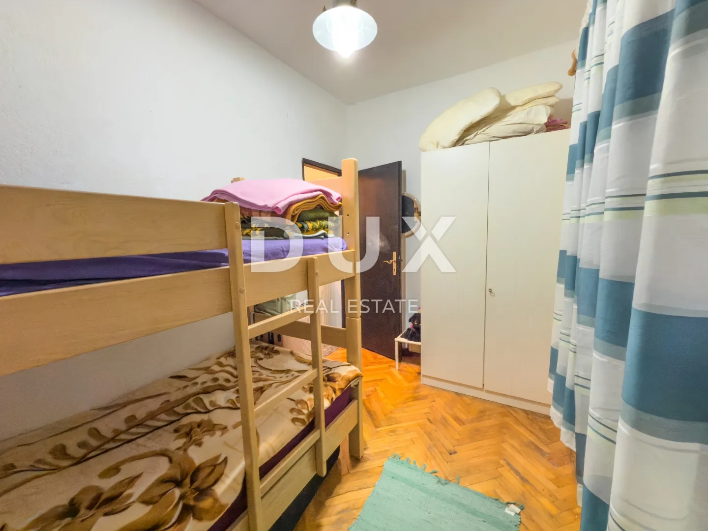 otok krk, baška - kuća s 5 apartmana i velikom okućnicom - slika 67