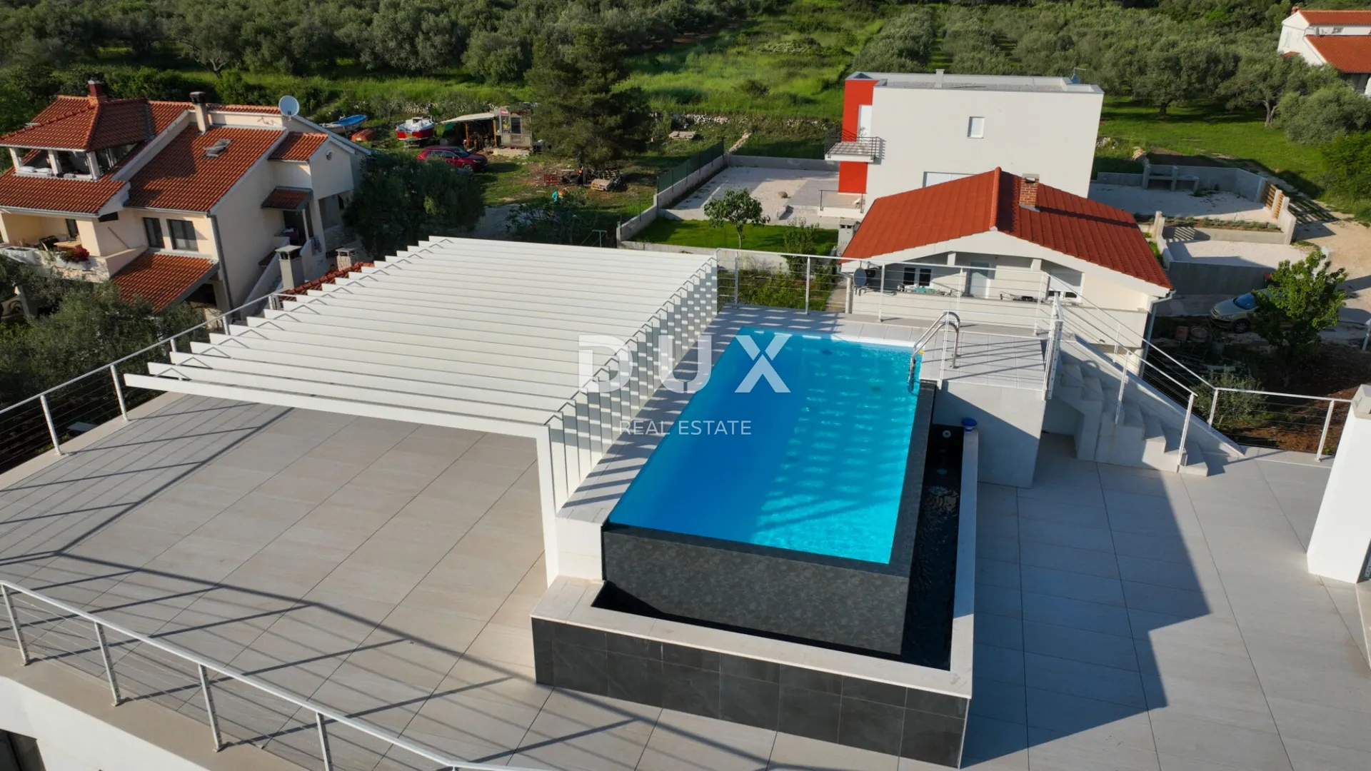 zadar, kožino, urbana vila sa 3 apartmana, 3 bazena, 9 parkinga - slika 6