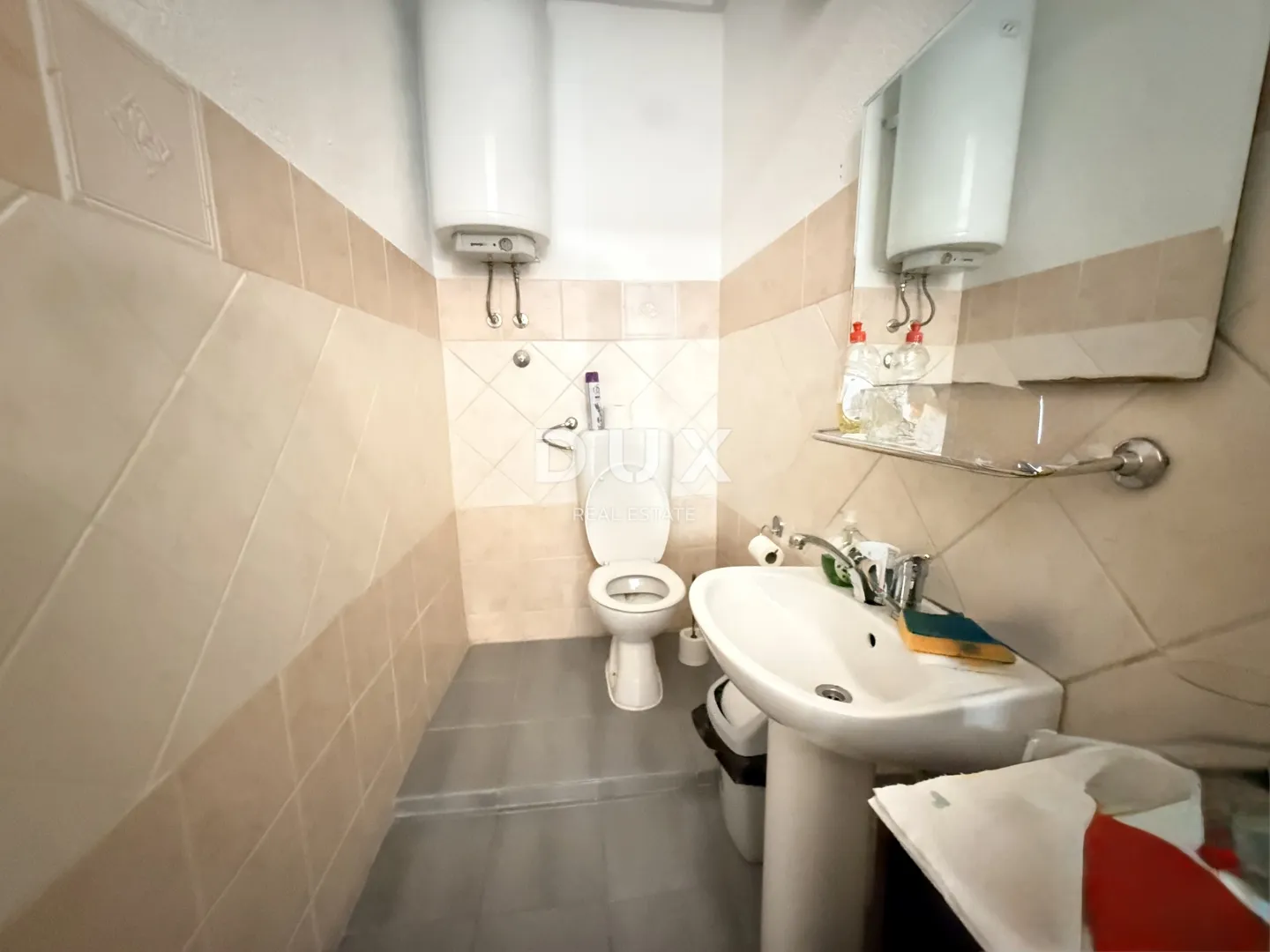 rijeka, korzo - poslovni prostor s 3 prostorije, kupaonicom i wc-om - slika 15