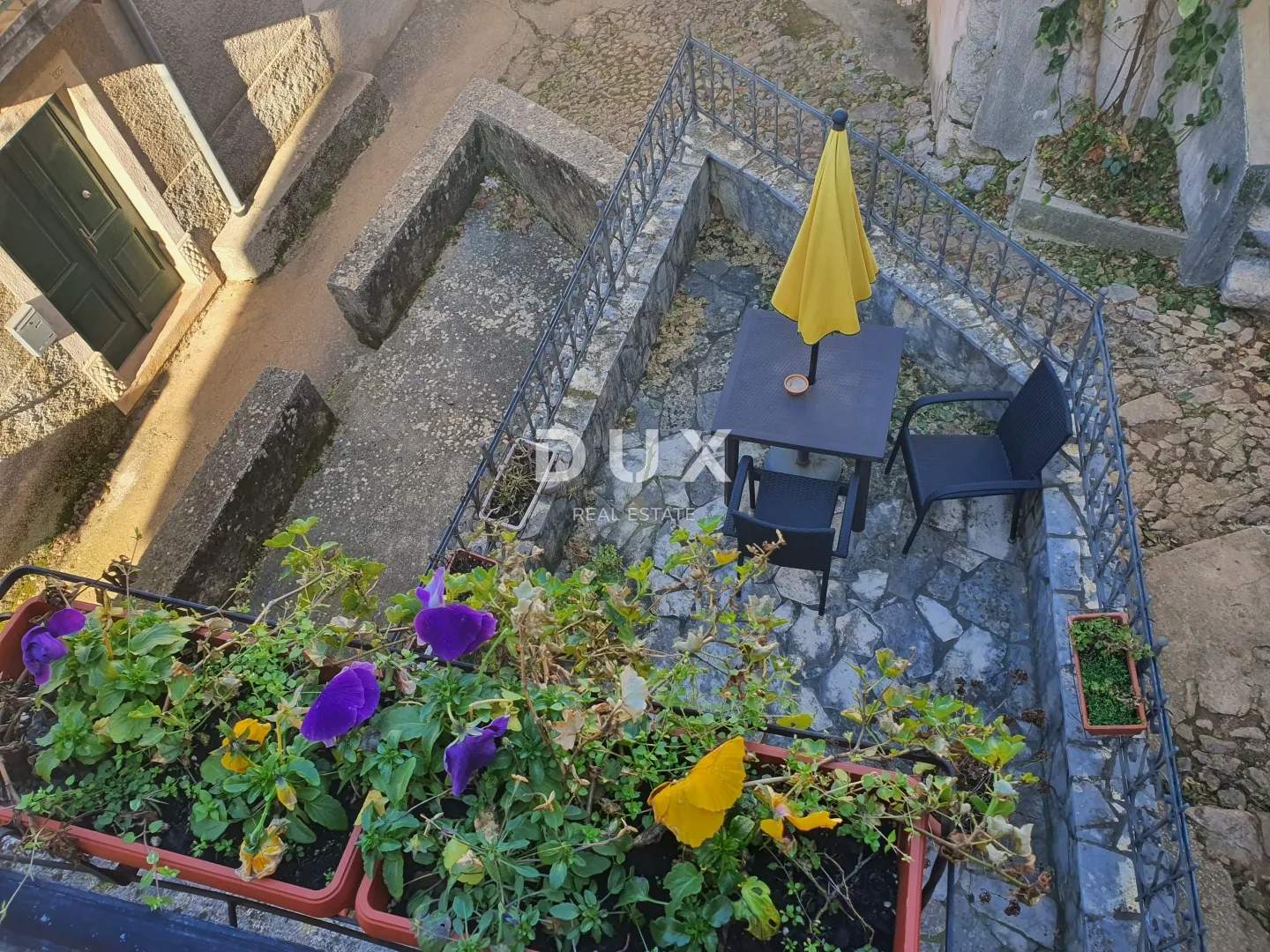 otok cres, beli - prekrasna samostojeća kuća u rustikalnom stilu na odličnoj lokaciji - slika 17