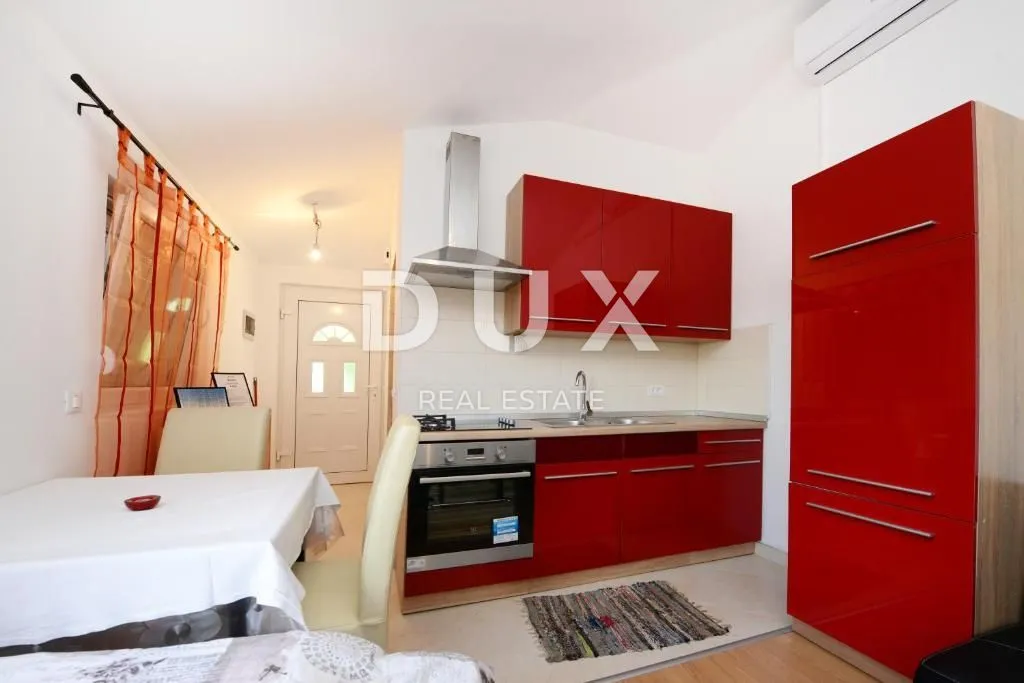 istra, poreč - simpatična kuća s tri stambene jedinice - slika 10