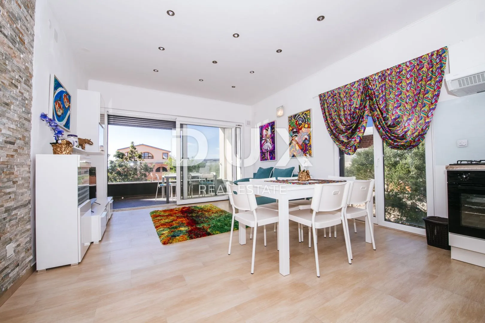 otok pag, košljun - vila pored mora sa 4 apartmana - slika 10