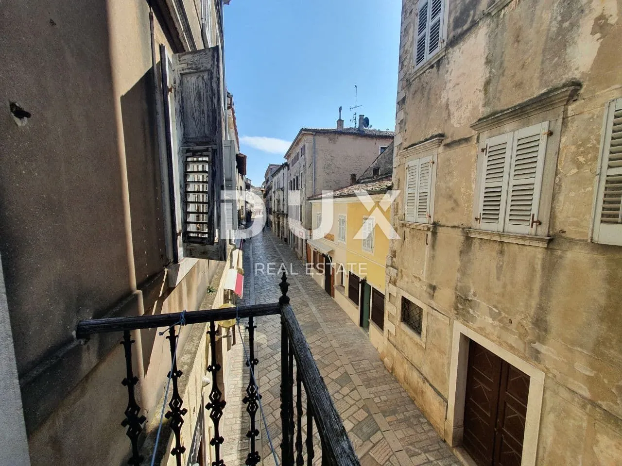 istra, poreč - prostrani stan u srcu starog grada - slika 3