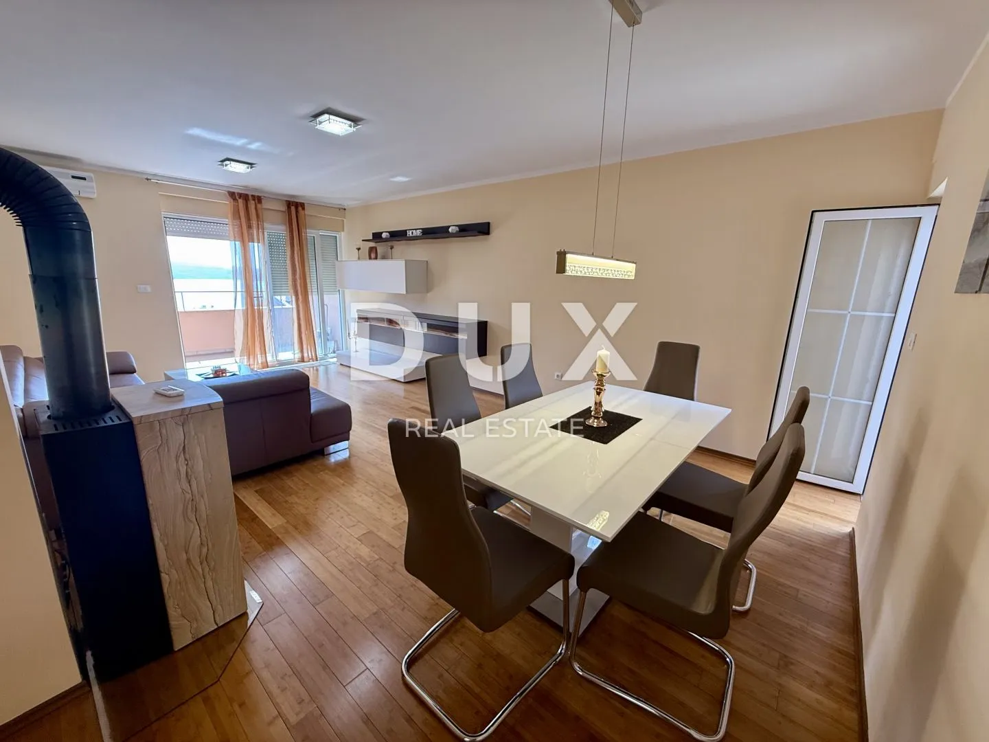 crikvenica - trosobni apartman s garažom! - slika 3