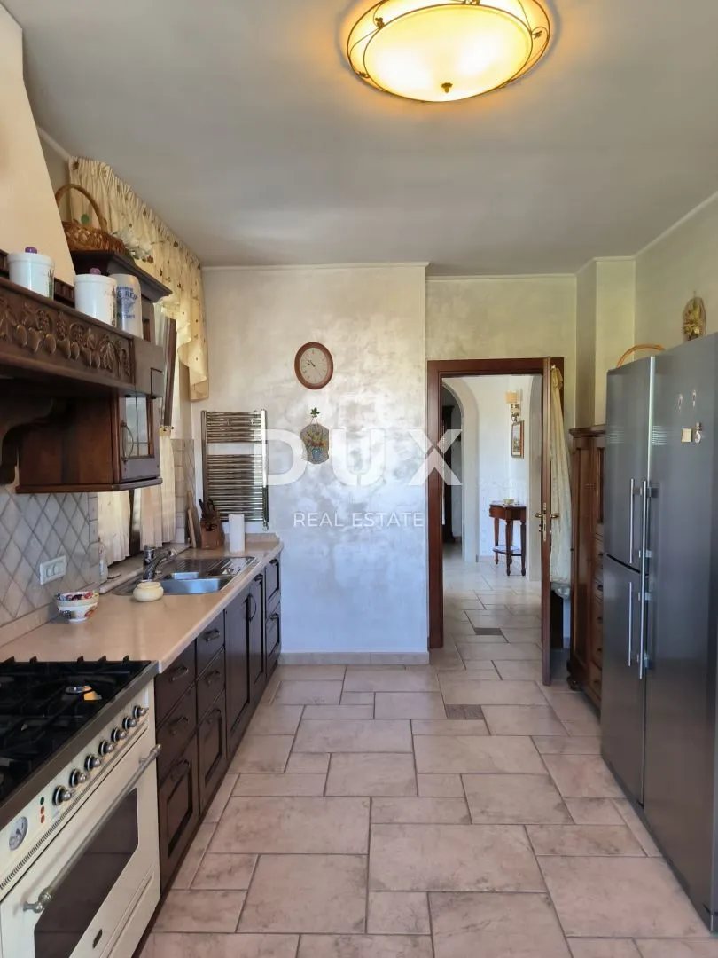 istra, umag - raskošna vila prvi red do mora! - slika 68