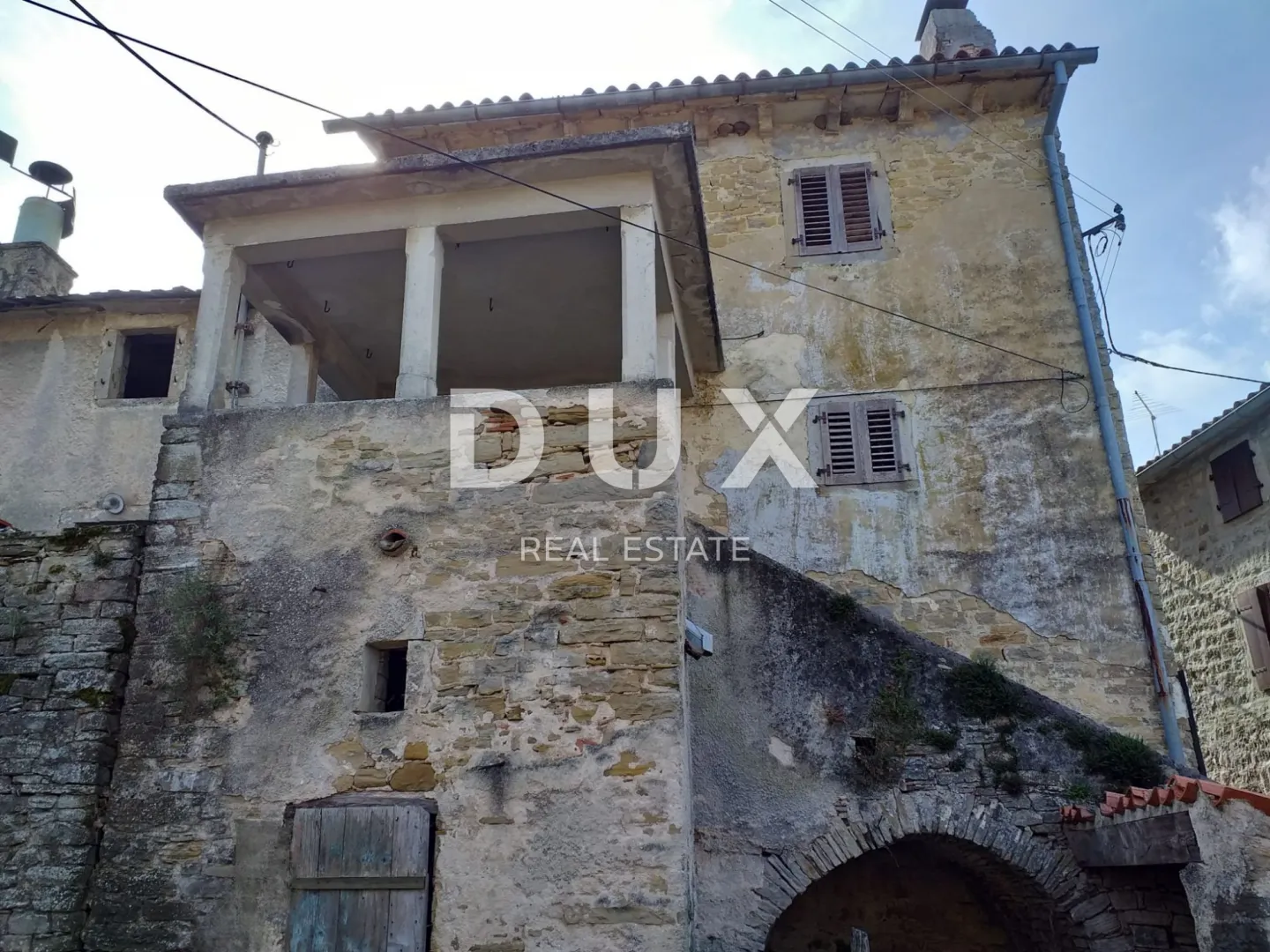 istra, motovun - kamena starina za adaptaciju - slika 7