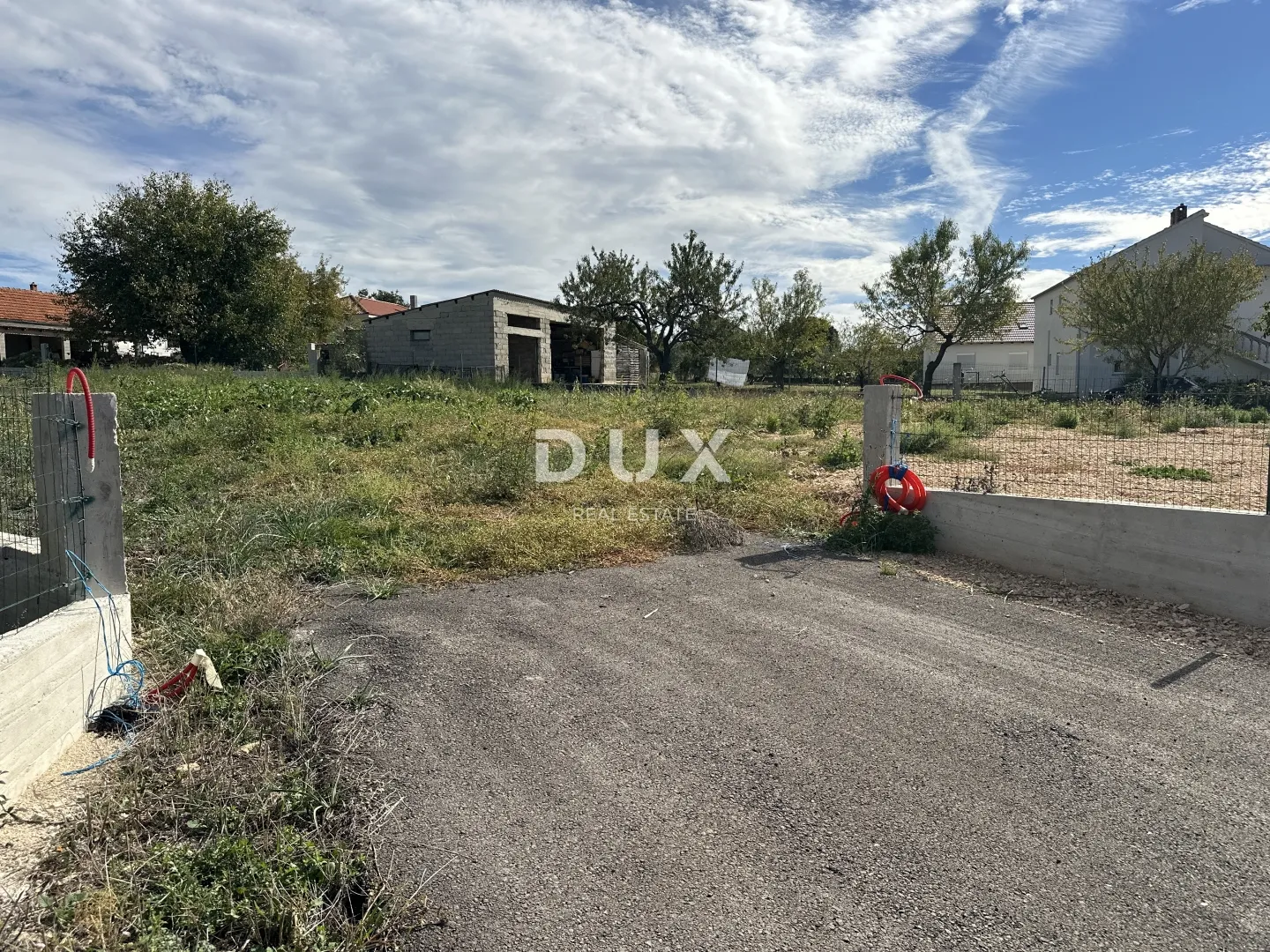 zadar, poličnik - uređeno zemljište ograđeno zidom! - slika 12