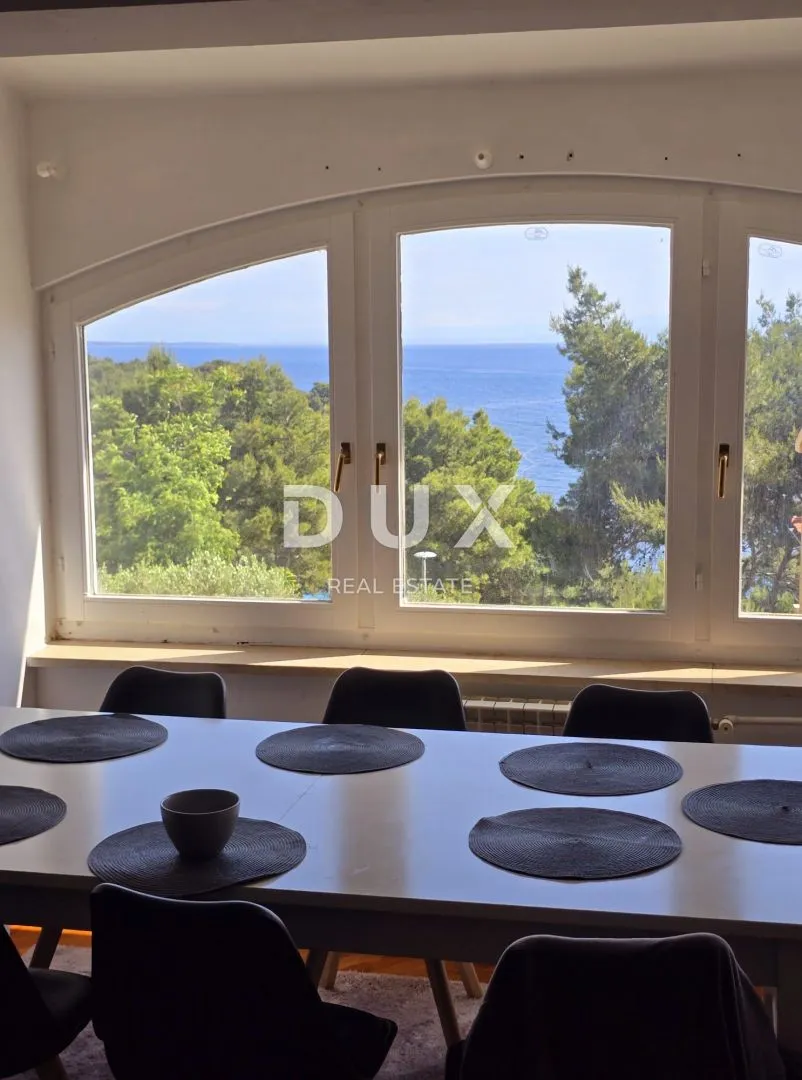 mali lošinj - trosobni stan sa terasom i pogledom na more - slika 1