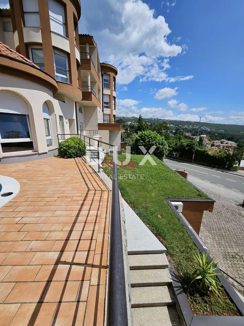 opatija - stan 3s+db 150m2 s pogledom na more i bazenom + okoliš 250m2 - slika 12